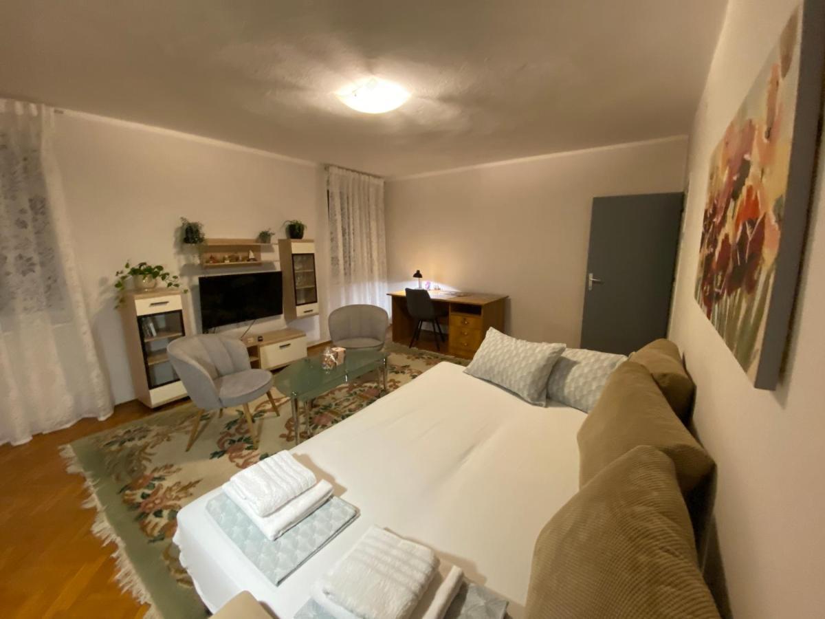 Apartman Colapis- Self Check In, Free Parking, Premium Location! Karlovac Exterior photo